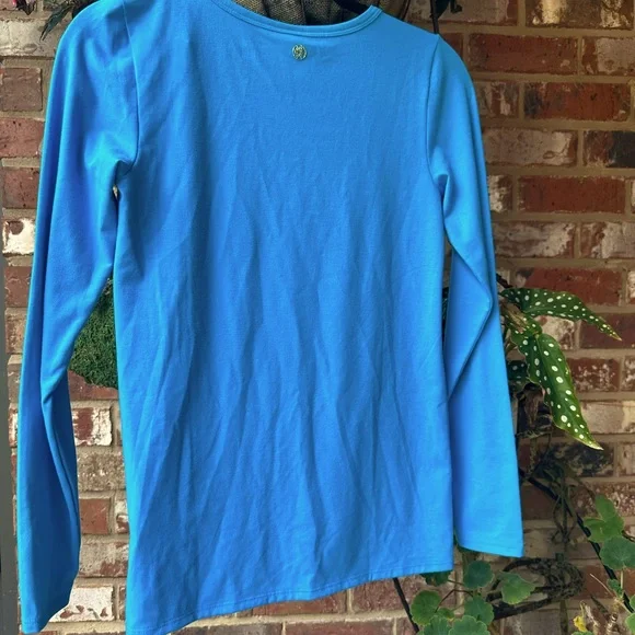 Lilly Pulitzer long sleeve Luxletic Tarina Tee size XS. Color turquoise shore - Picture 3 of 5